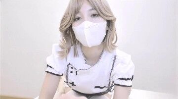 小巧芋艿_在梦里内射网络女神_跪地吸吮大屌，扶腰后入猛干，撞击啪啪声娇喘不断