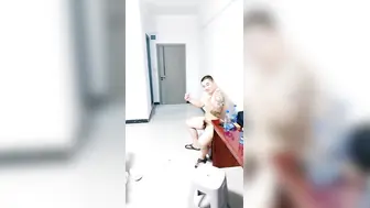 淫乱房间激情群P大秀【1】淫声荡语不断全程露脸渣男浪女激情啪啪，口交大鸡巴舔乳头 轮草抽插浪叫不止带劲