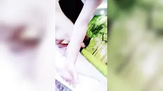 爽翻天的少妇【下篇】激情荡秋千式草逼，让大哥无套抽插，激情上位性感椅，多体位蹂躏爆草，炮击抽插道具玩弄刺激