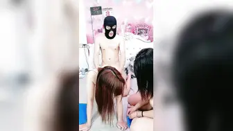 卧槽~爸爸你轻点【下篇】妈妈的骚穴快受不了啦~4P淫乱大作战，激情啪啪，高潮不断，极度诱惑中！！！