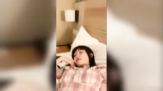 【泄密流出】传媒大学骚女吴嘉宜和传媒大学实习男炮友，自拍不雅视频，被灵魂拷问性爱史，一边吃大屌做爱720P高清无水印