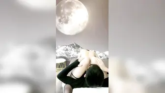 超级高颜值的气质豪乳女友【啪啪大秀下篇】和小鲜肉男友口爆，白衣巨乳太诱人了