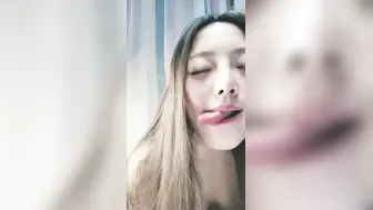 长发女神妹子【性感裸舞】说话嗲嗲的特写可爱性格好白虎鲍鱼美，湿漉漉的模特身材诱人的很