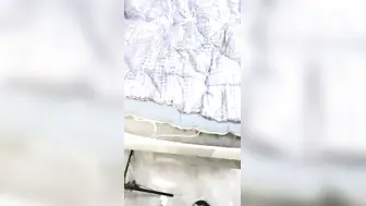 长发红唇美女主播【浴室口交】先自慰，毛毛很旺盛，第一视角口交无套啪啪，高潮迭起叫床声很大