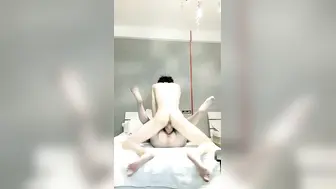第一美乳超白嫩奶子【啪啪篇】乳晕多是粉的和小男友激情收费房，口活很棒特写深喉，灰丝大屁股爆操小穴，逼逼也是非常粉嫩