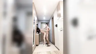 小哥霸气纹身酒店调教白丝小学妹【上篇】全程露脸玩逼揉奶，床上床下加浴室玩弄爆草小迷妹刺激