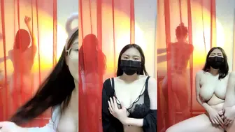 巨乳奶妈和白浆少妇【激情裸舞-上篇】轻纱胀里的风骚女非常诱惑，揉奶摸逼撞骚臀好刺激，挤奶水给狼友喝别错过