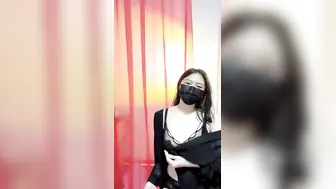 巨乳奶妈和白浆少妇【激情裸舞-上篇】轻纱胀里的风骚女非常诱惑，揉奶摸逼撞骚臀好刺激，挤奶水给狼友喝别错过