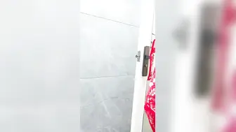 【小虎牙极品清纯萝莉-红色内衣裸舞篇】双马尾笑起来超甜，喜庆红色情趣装，拨开内裤扣穴，衬衣长裙换装诱惑，一线天馒头美穴特写