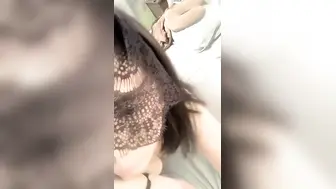 黑丝情趣兔女郎跟大哥激情啪啪，口交大鸡巴样子好骚，被大哥慢慢扒光吃奶子爆草抽插，主动上位浪荡呻吟射嘴
