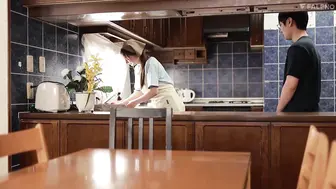 FNS-016 [中文字幕]顺从的管家：一个满是男人的家庭的性玩具 #八蜜凛