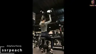 【极品美臀】健身完后果然最骚_刚到家就让我一顿中出操逼