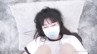 白丝运动装的可爱穴妹