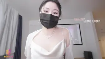 【8月速递】NANA-ntr续集出轨之后被老公凌辱调教油亮的大屁股，手指玩弄肛门