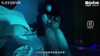 【圣诞专属】淫色圣诞节,巨乳酒托女郎_情深叉喔