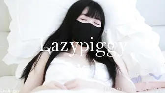 小兔子要被大灰狼吃掉，羞涩清纯的小女生想要被调教