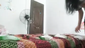 漂亮熟女 第一次看到大姐比较漂亮小伙毫不犹豫无套内射 就是四川妹子脾气有点大