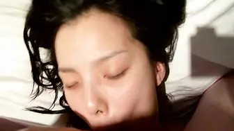 情侣自拍 清纯小可爱闭着眼睛享受口交 男友各种姿势玩操