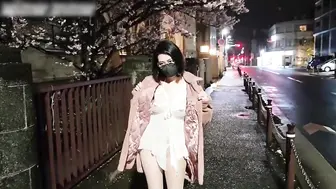 成人影院 房东的玩物2：樱花下的露出任务