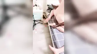 三位美女大战夜，内射颜射尽欢愉。口爆精华尽吞咽，嗷嗷高潮不停歇