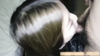 偷情缘帽闭着眼睛享受鸡巴的味道爱吃鸡巴的人妻偷情自拍