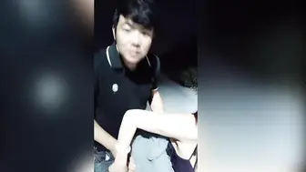 大哥大嫂激情野战，让大哥后入