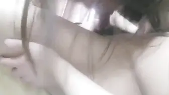 【国产】夫妻在家自拍，帮老婆按摩放松下，抽插鲍鱼的前戏