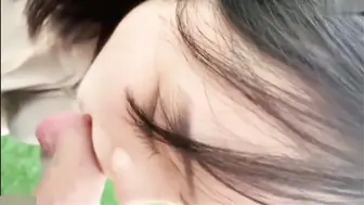 【情侣外泄】校花和男友操场性爱自拍，口活一流，后入狂怼