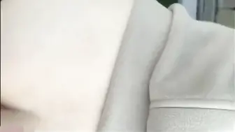 【情侣外泄】校花和男友操场性爱自拍，口活一流，后入狂怼