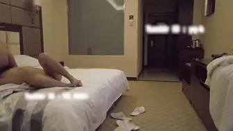 绿帽系列朋友专程来操老婆体力真不错！