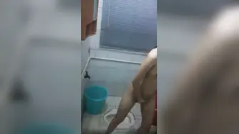 《个人不雅私拍泄密》极度反差小姐姐〖黄x珊〗借高利贷无力偿还被迫用肉体补