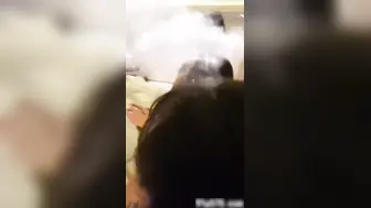 今日热门-学生妹背着男友约炮颜射，这么骚你男朋友知道吗？