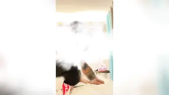 今日热门-学生妹背着男友约炮颜射，这么骚你男朋友知道吗？
