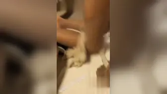佩戴宝格丽项链的东北御姐在酒店啪啪遭泄密 黑丝大长腿接受肉棒及道具强插淫穴！