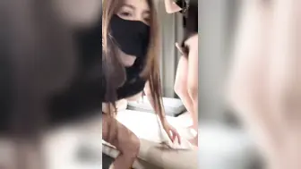 抖音网红叶娇娇户外露出无耻骚黑丝勾引路人做爱请随意内射根本行走的飞机杯