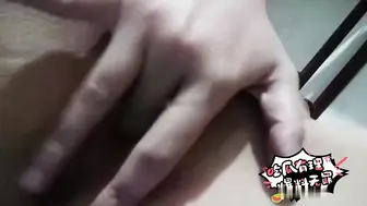 独家爆料 清纯懵懂的母狗发骚起来就想抠逼  广东湛江女高张若芸裸拍被金主发到网上公开欣赏
