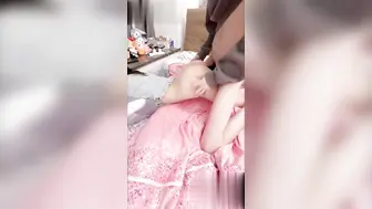 现实王者与游戏王者的区别 大神乱伦亲妹妹 妹妹打王者大神操妹妹 粉嫩小屁股无套内射！