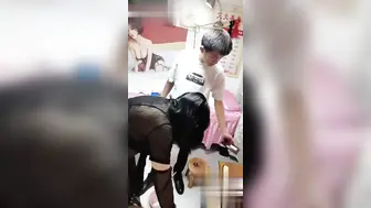 生活不易 五十岁阿姨下海卖艺 还遭小伙无情压价 全套三百嫌贵压价150后还要后入肛交！