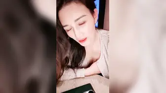 真实乱伦 喝点小酒有些醉了忍不住勾引了姐夫 被姐夫无套内射 身材很好的小姨子！