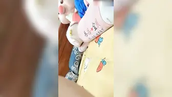 网红哪有做爱来钱快·为了钱被按着炮友头舔逼