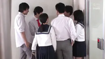 IPX-316 [中文字幕] 喜歡中年大叔的小惡魔制服美少女在絕對不能出聲的情況下偷偷對肉棒進行痴女PLAY 明里紬